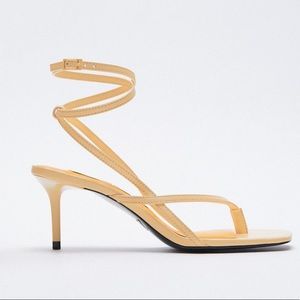 HEELED SANDALS WITH THIN STRAPS